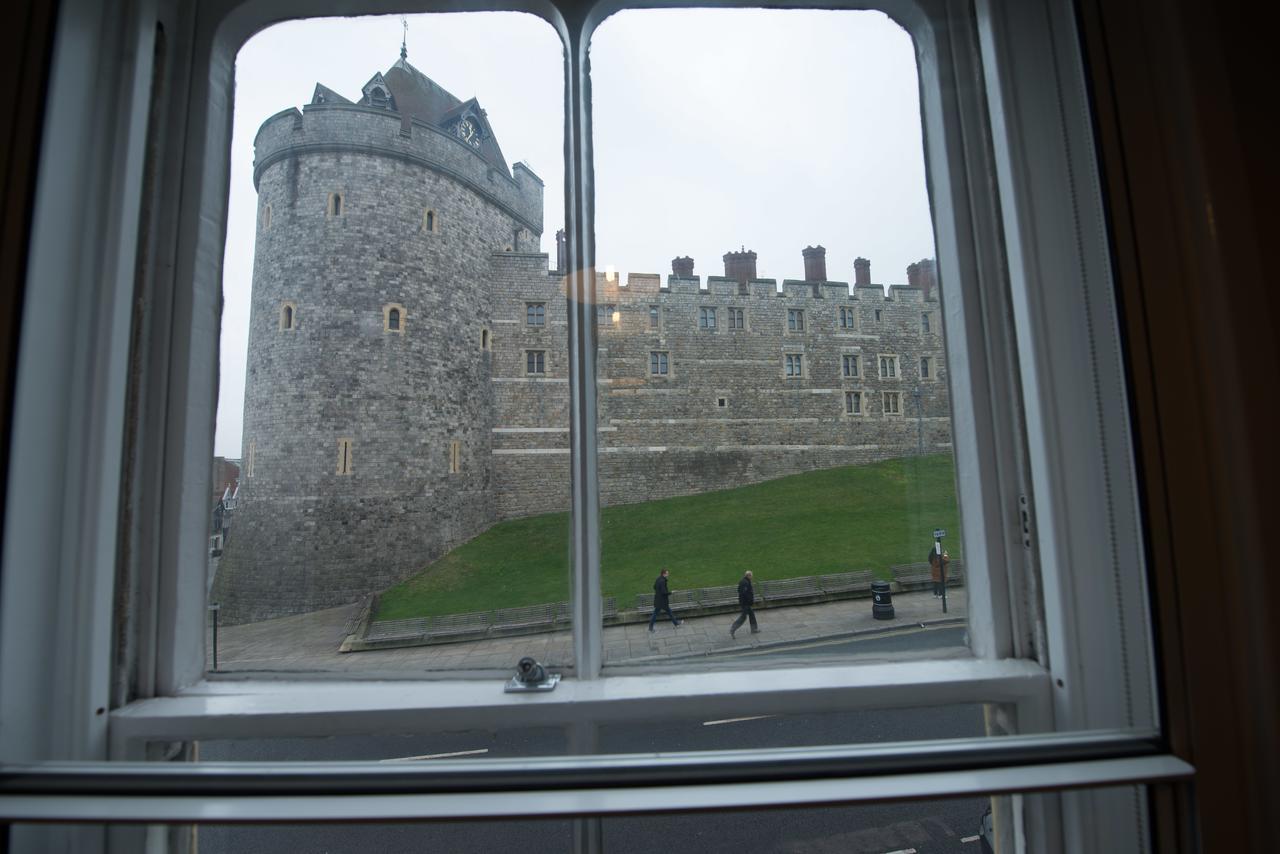Central Windsor Apartment Facing The Castle מראה חיצוני תמונה